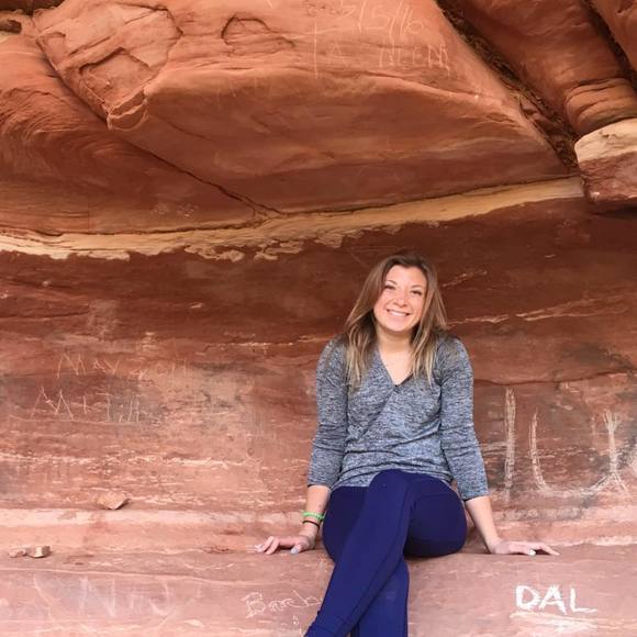 Meet your Posher, Danielle