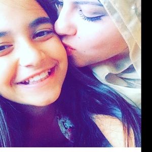 Meet your Posher, Amira
