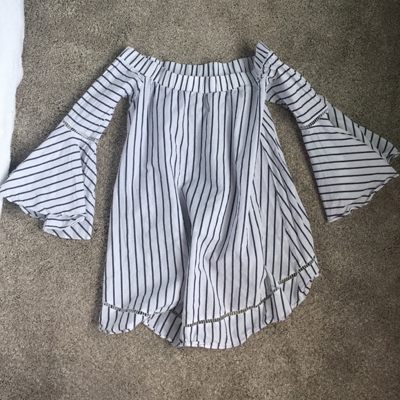 Off shoulder navy and white top - Picture 1 of 3
