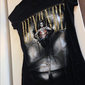 Authentic t-shirt from Beyonce I Am tour.