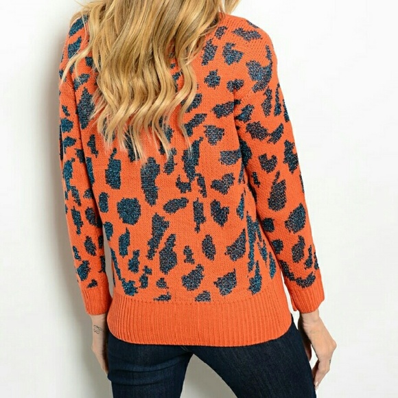 Sassy Long Sleeve Leopard Pattern Sweater - Picture 2 of 4
