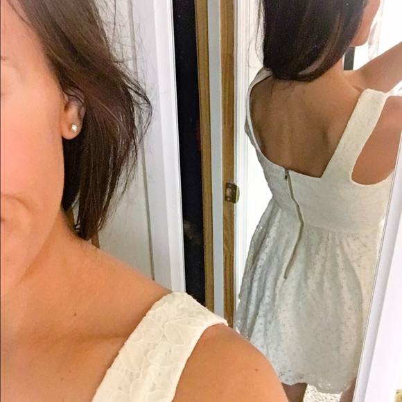 White lace dress Size 5 - Picture 3 of 3