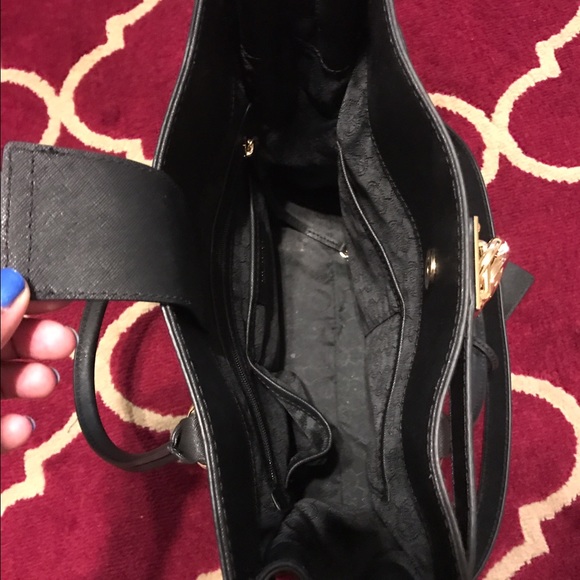 Black leather Michael Kors handbag with gold acc. - Picture 3 of 4