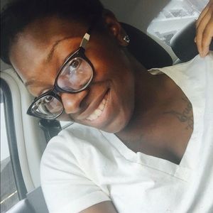 Meet your Posher, Amber