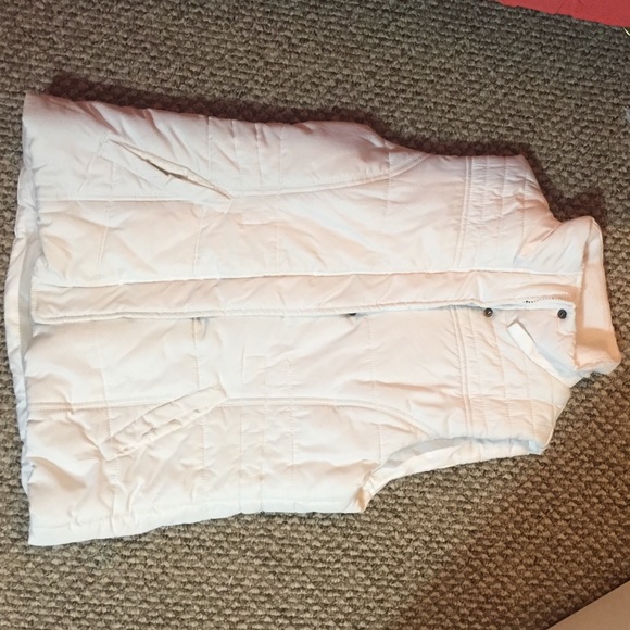 White bubble vest