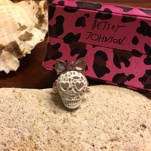 Betsey Johnson Lace Skull Ring
