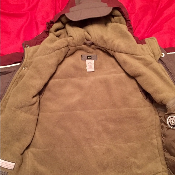 Kids REI sz 4/5 water & wind proof winter jacket - Picture 2 of 3