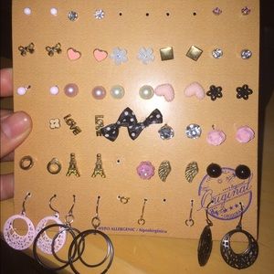 🎈SOLD🎈 24 pairs of earrings