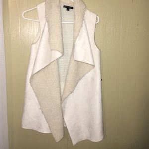 White super cozy vest/sleeveless cardigan