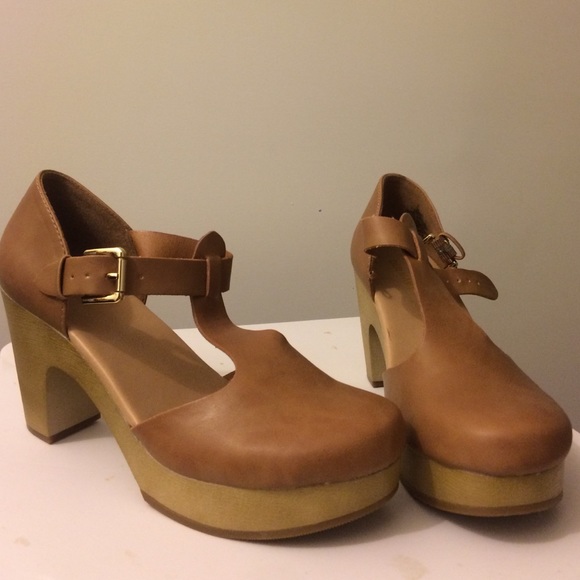 Women's Old Navy shoes size 7