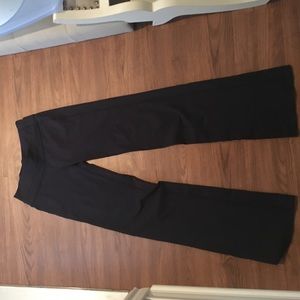 Black lululemon yoga pants