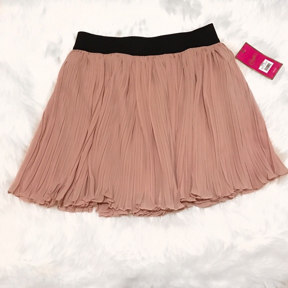 Candie's mauve flowy skater skirt - Picture 1 of 3
