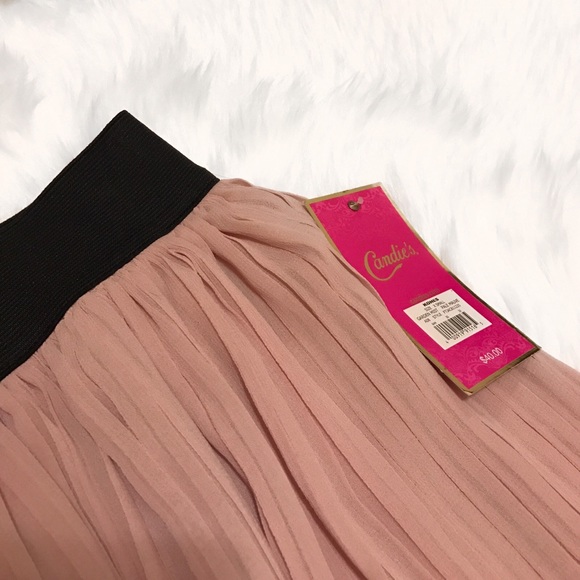 Candie's mauve flowy skater skirt - Picture 2 of 3