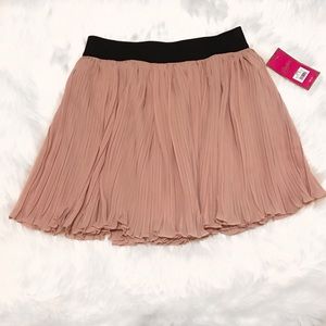 Candie's mauve flowy skater skirt