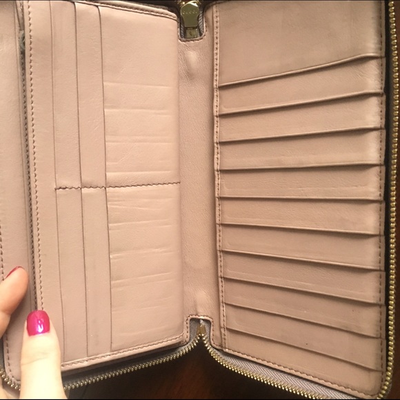 Gucci Soho Pink Patent Large Zip Wallet NO TRADES - Picture 2 of 4