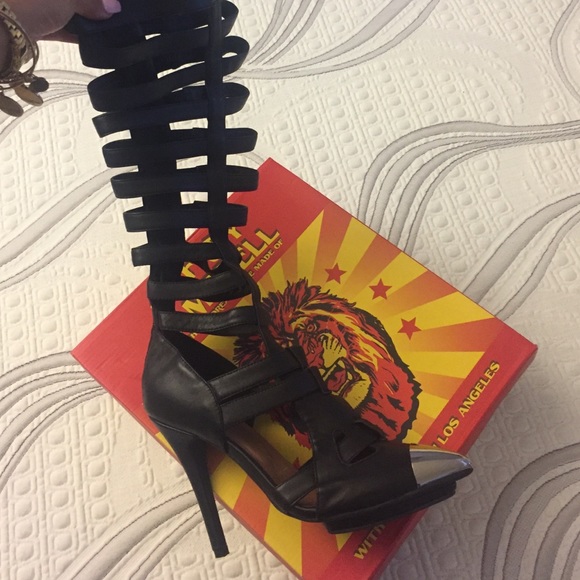 Jeffrey Campbell don't ask shoe in black leather