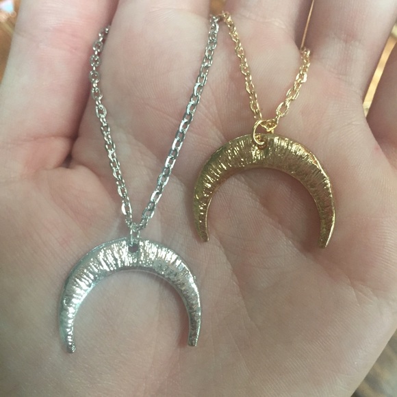 Crescent horn moon necklace