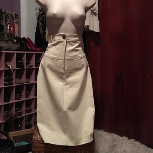 High waisted cream pencil skirt.