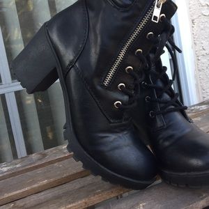 Utility boot  ⚡️⚡️with a heel 🎃