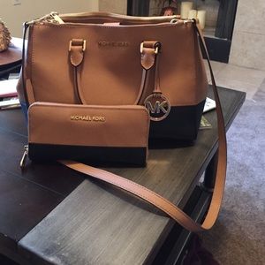 Michael Kors Medium Sutton Satchel