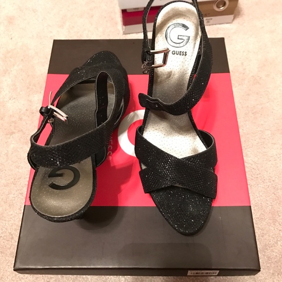 Guess black sparkly pumps