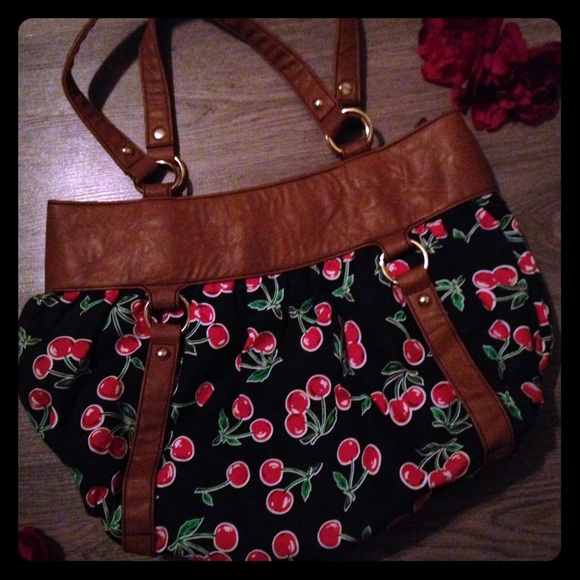 ❌SOLD❌Black cherry purse