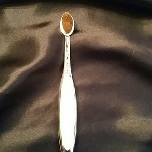 Artis Elite Oval 4  2 brushes  reserve for Trade