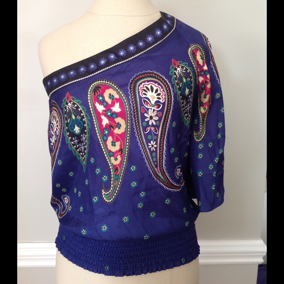Off the Shoulder Rampage Top Size M