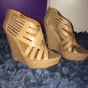 Nude Wedges