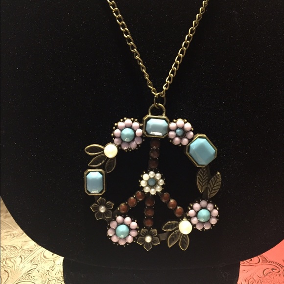 Super cute stylish necklace