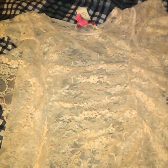 Lace top - Picture 2 of 4