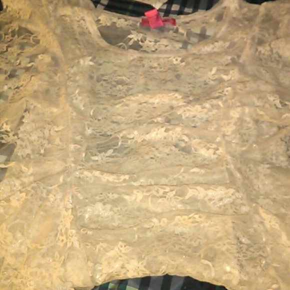 Lace top - Picture 3 of 4