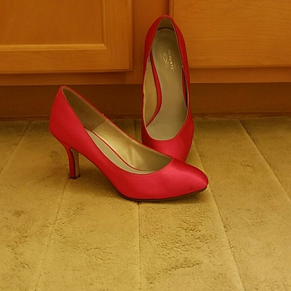 High heel hot pink shoes