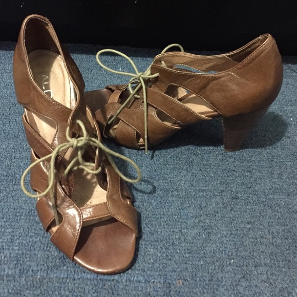 Size 6 Aldo heels
