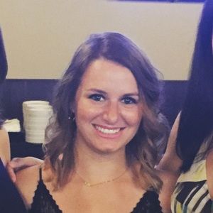 Meet your Posher, Lauren