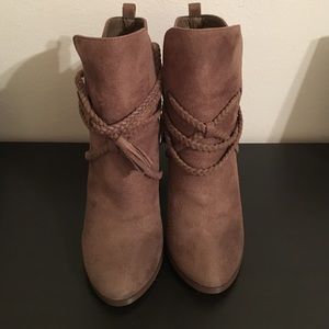 ☘️Charlotte Russe Suede Brown Booties☘