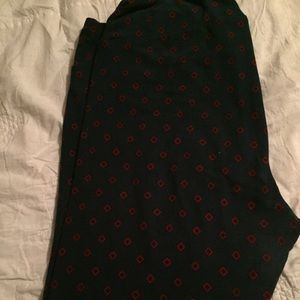Lularoe TC leggings navy with maroon diamond print