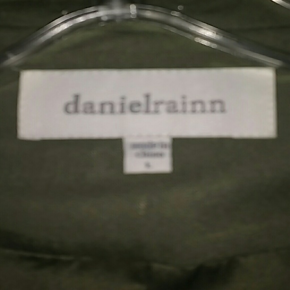 Olive green Gorgeous, fully lined coat with belt - Picture 2 of 3