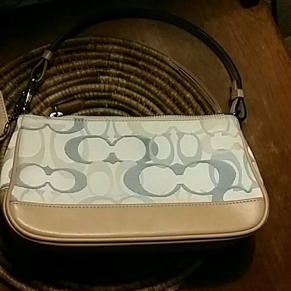 Coach  cluthch/handbag