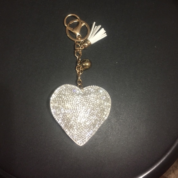 Blingy heart shaped keychain - Picture 3 of 4
