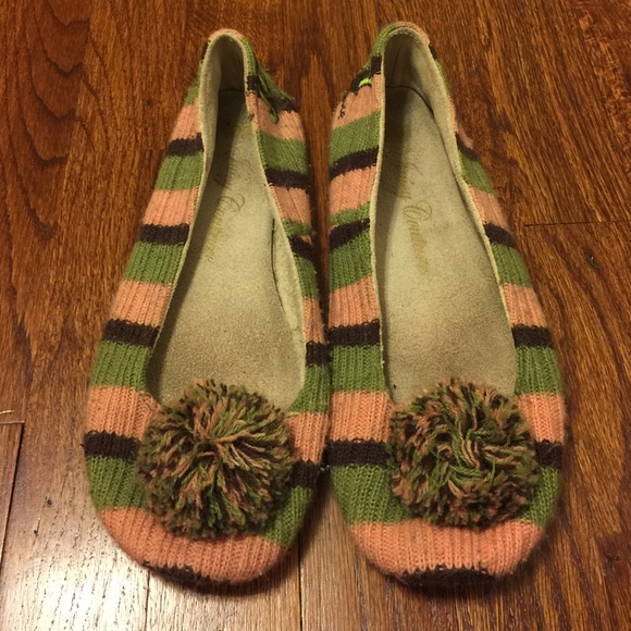 Juicy Couture Pom Pom Slippers
