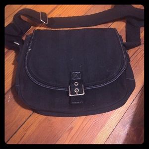 Thirty-one black small satchel