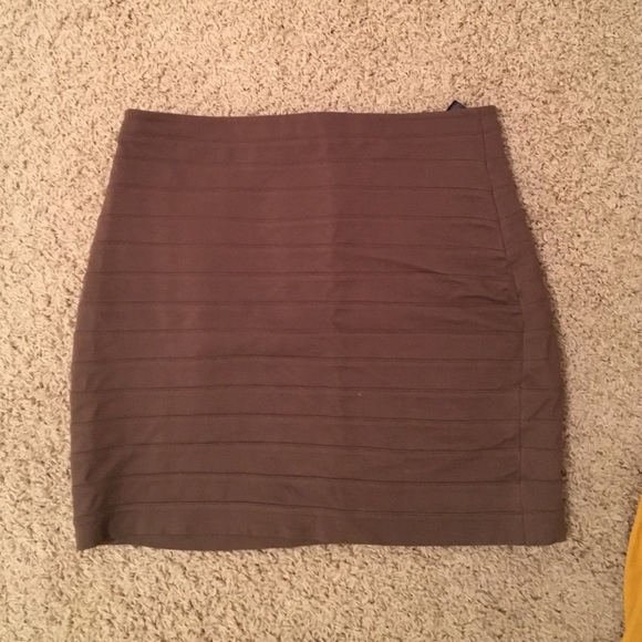 Brown/dark tan express skirt
