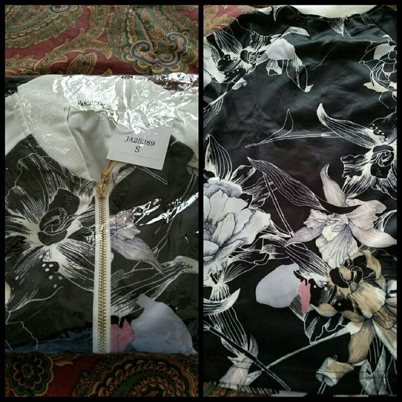 Floral Print Bomber Style Jacket - Picture 4 of 4