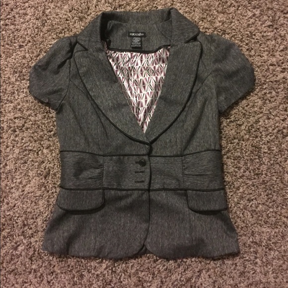 Short sleeve blazer