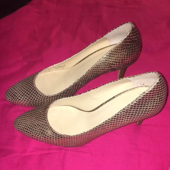 Gold heels perfect for holiday party season