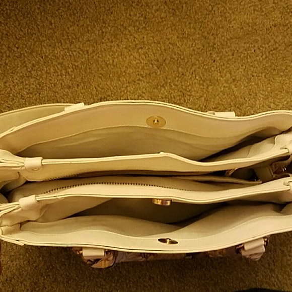 BCBG cream colored scarf purse - Picture 2 of 4