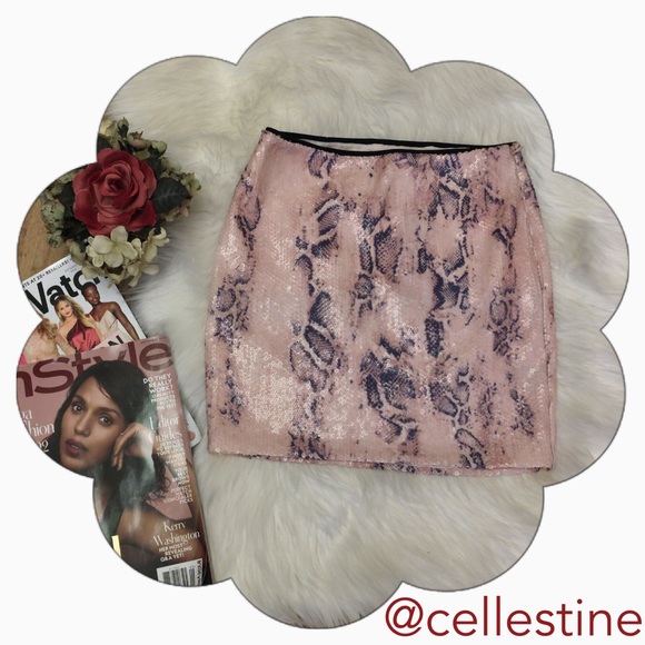 πLovely Ark & Co Mini Sequin Skirt π - Picture 2 of 4