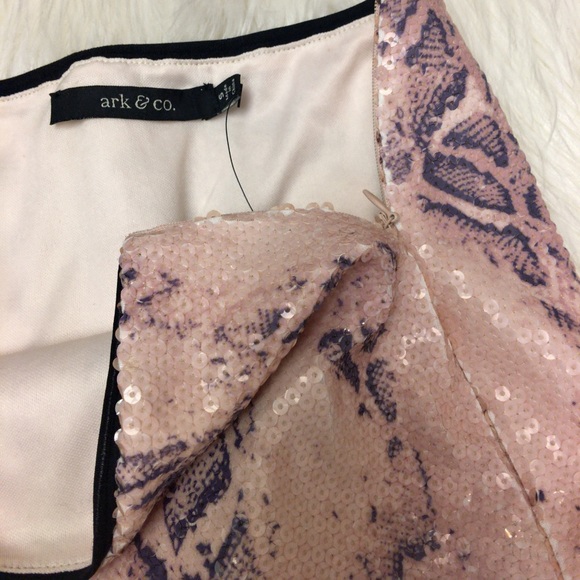 πLovely Ark & Co Mini Sequin Skirt π - Picture 4 of 4