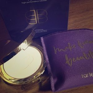 Creamy Powder Foundation -Tarte